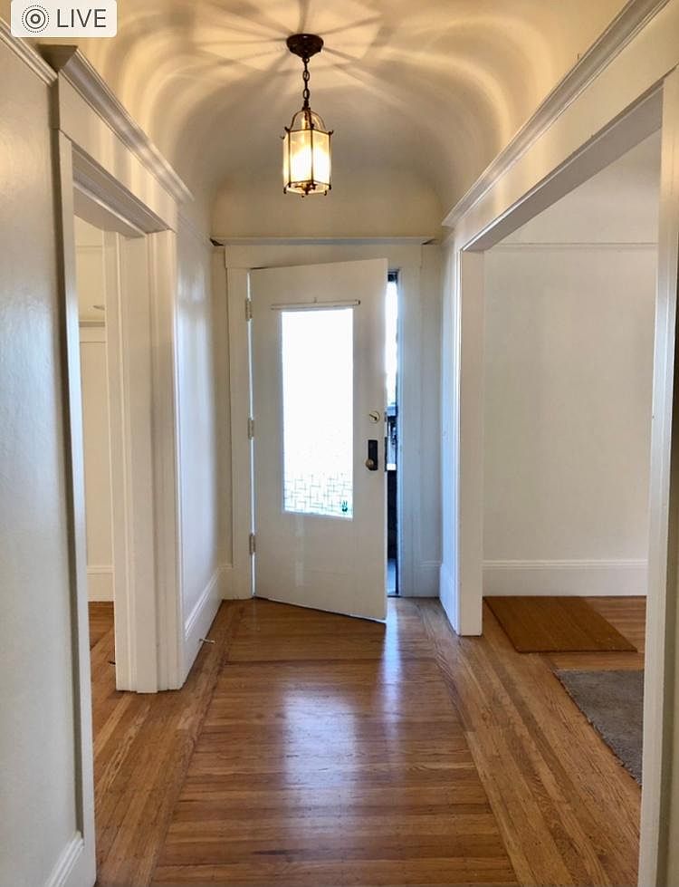 2BR/1BA Duplex on Wheeler Street · Berkeley photo 3