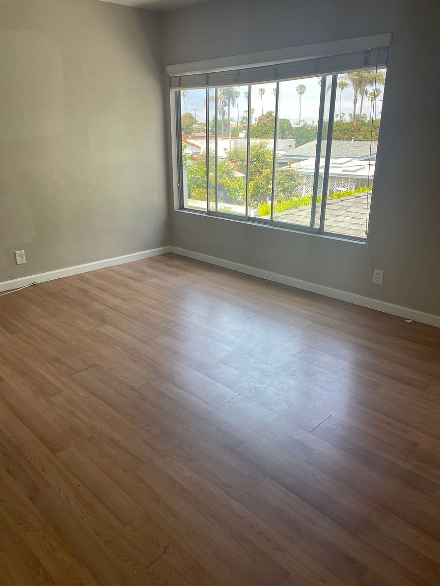 4877 Coronado Ave photo 2