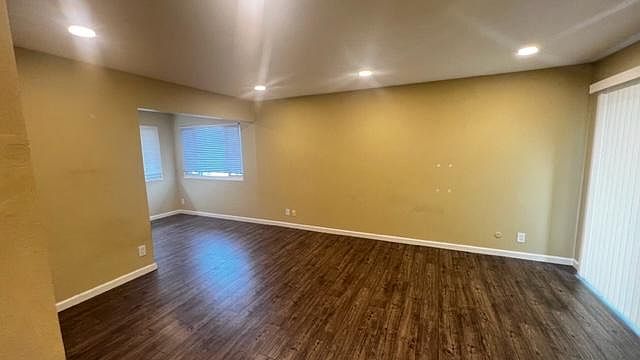 1BR/1BA Apartment on Studio Cir · San Mateo photo 3