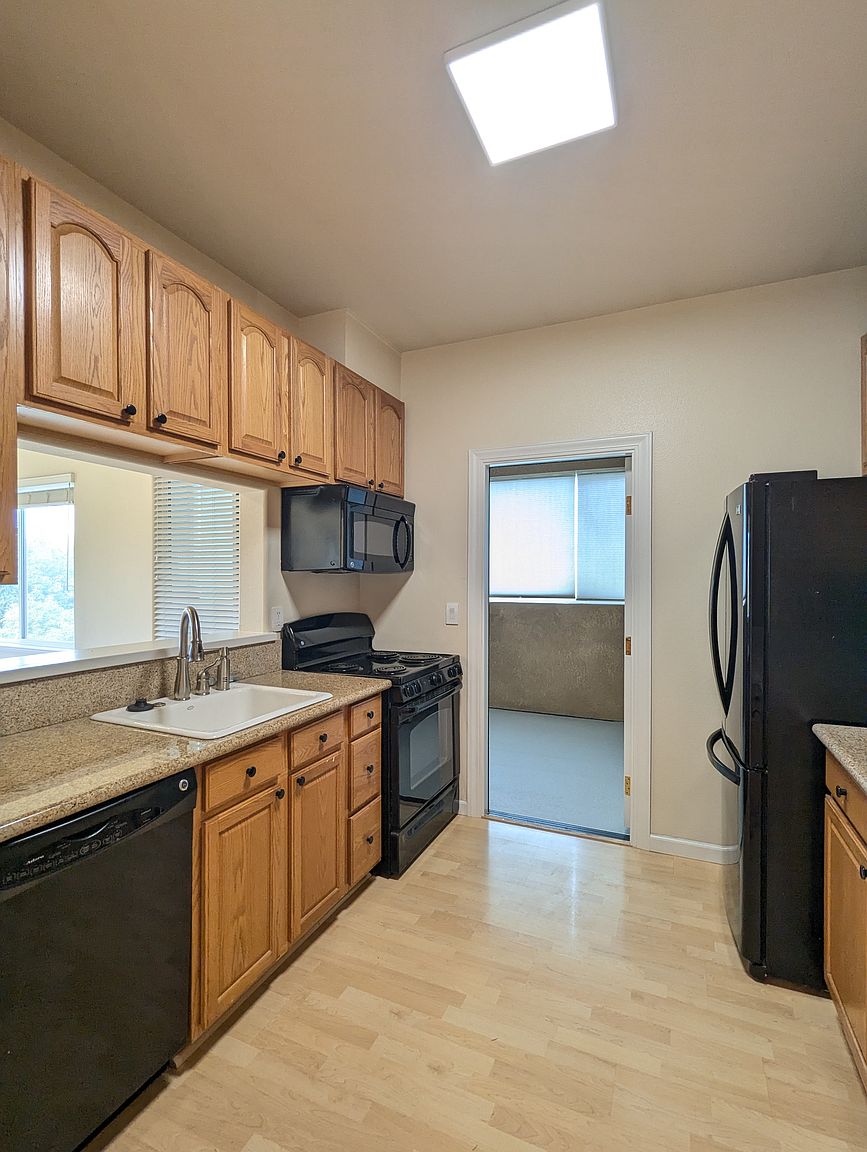 760-764 768 Stubbs Rd photo 4