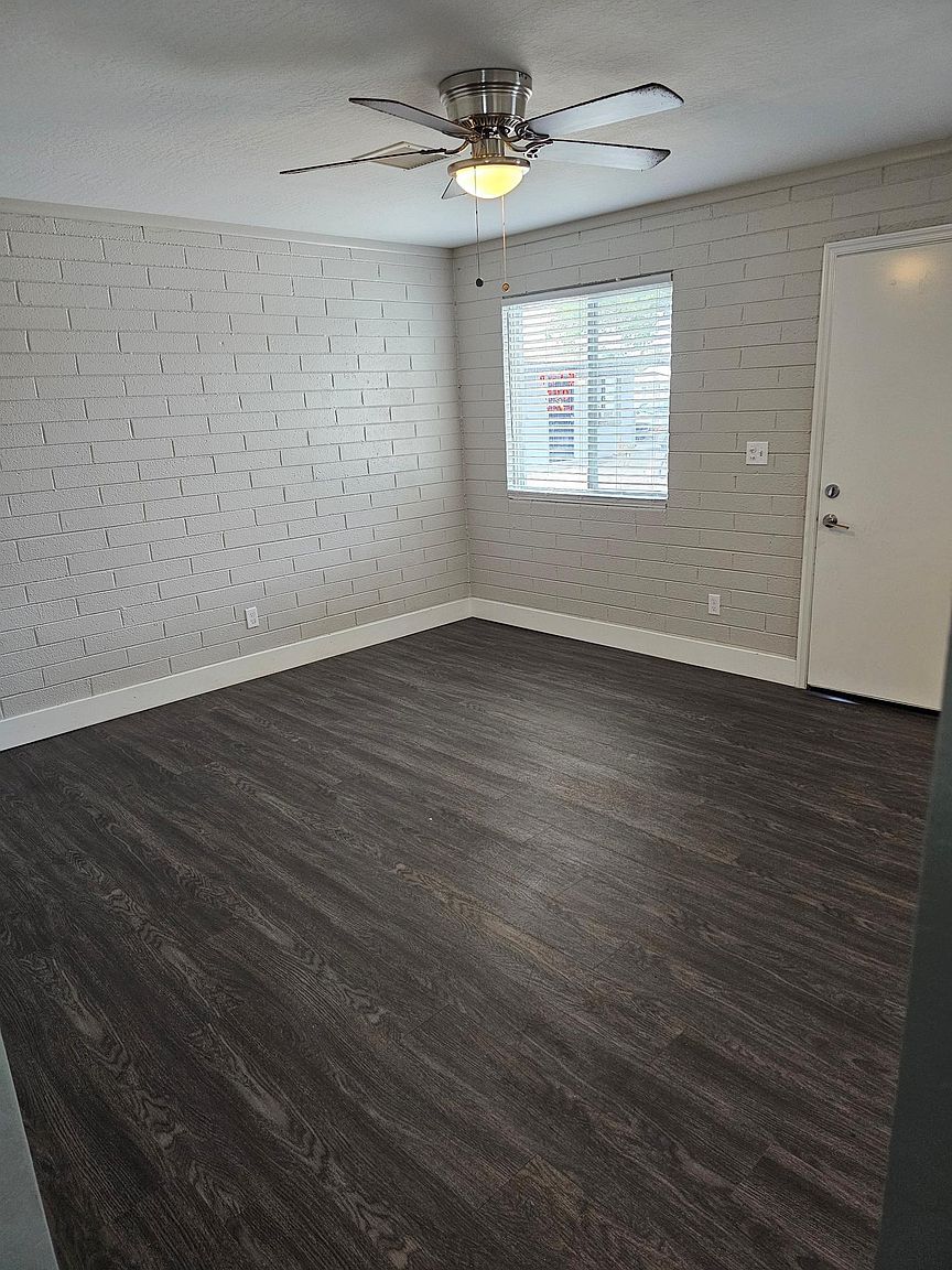 9623 N 10th Ave APT 2 photo 5