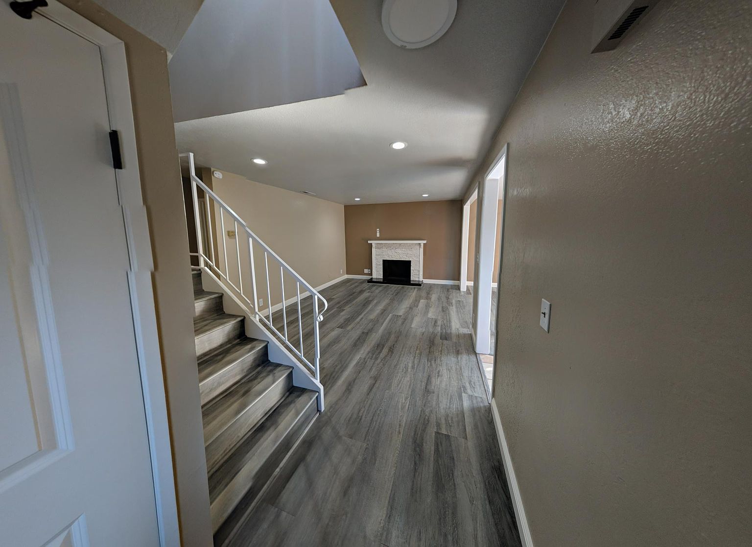 1909 Perrone Cir