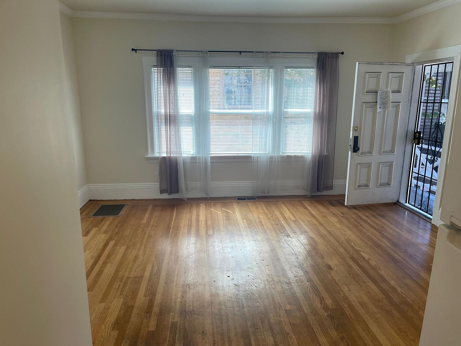 1BR/1BA Apartment on Etna St · Berkeley photo 2