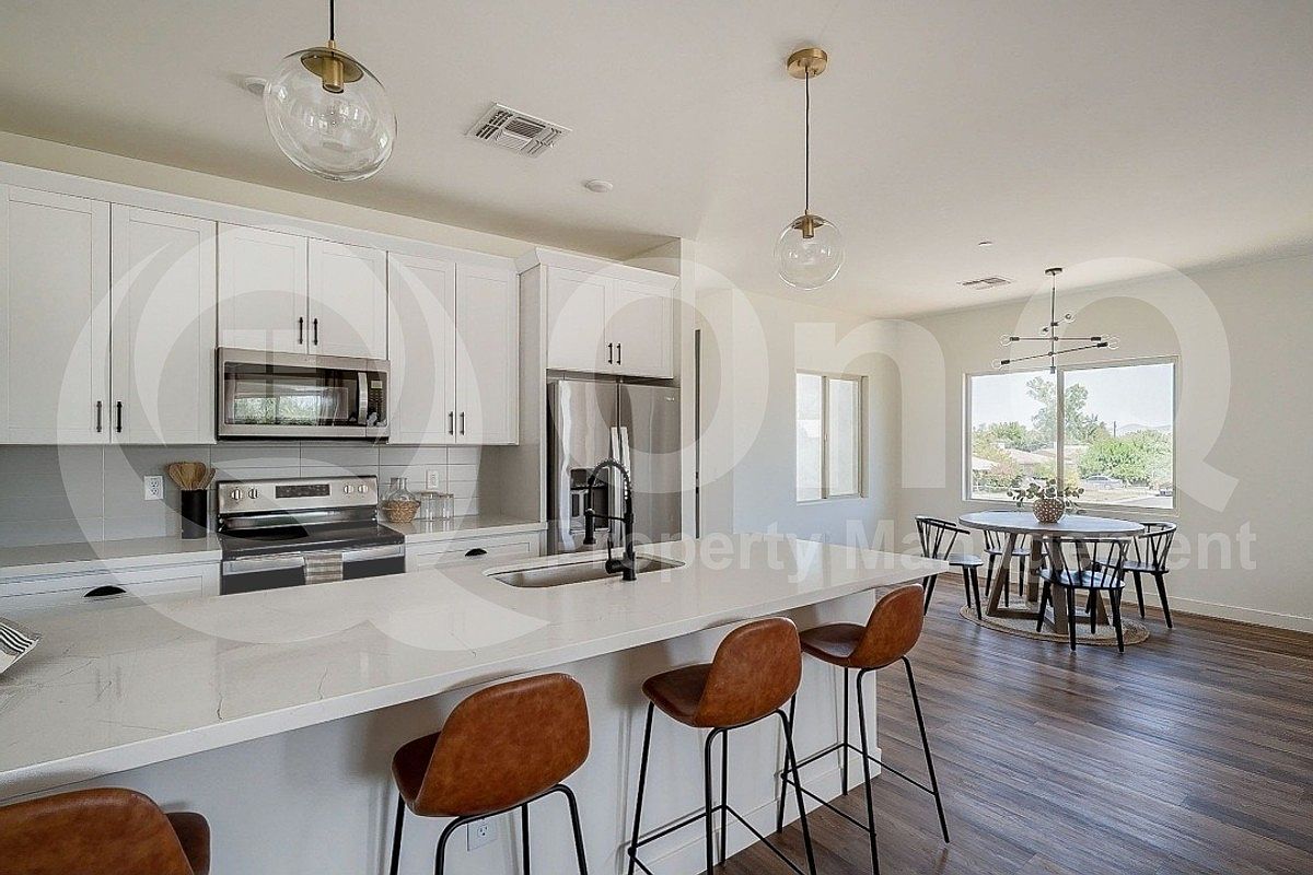 1443 E Osborn Rd photo 3