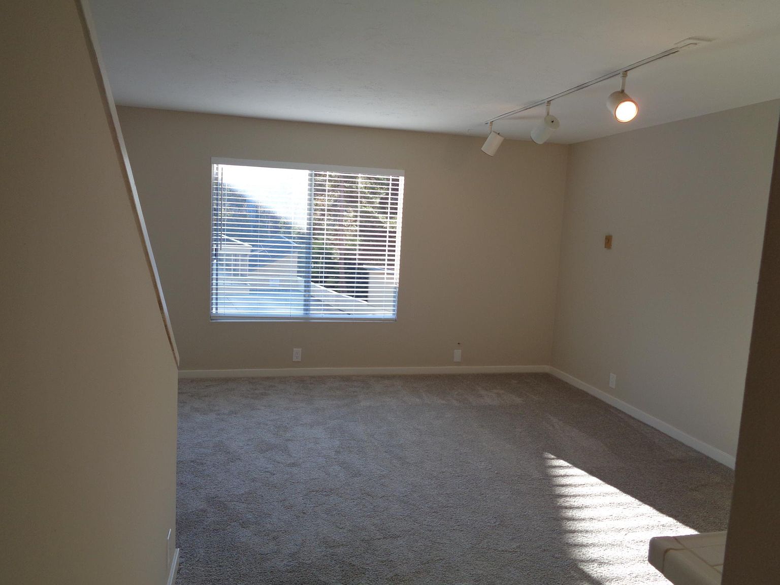 6926 Park Mesa Way photo 2