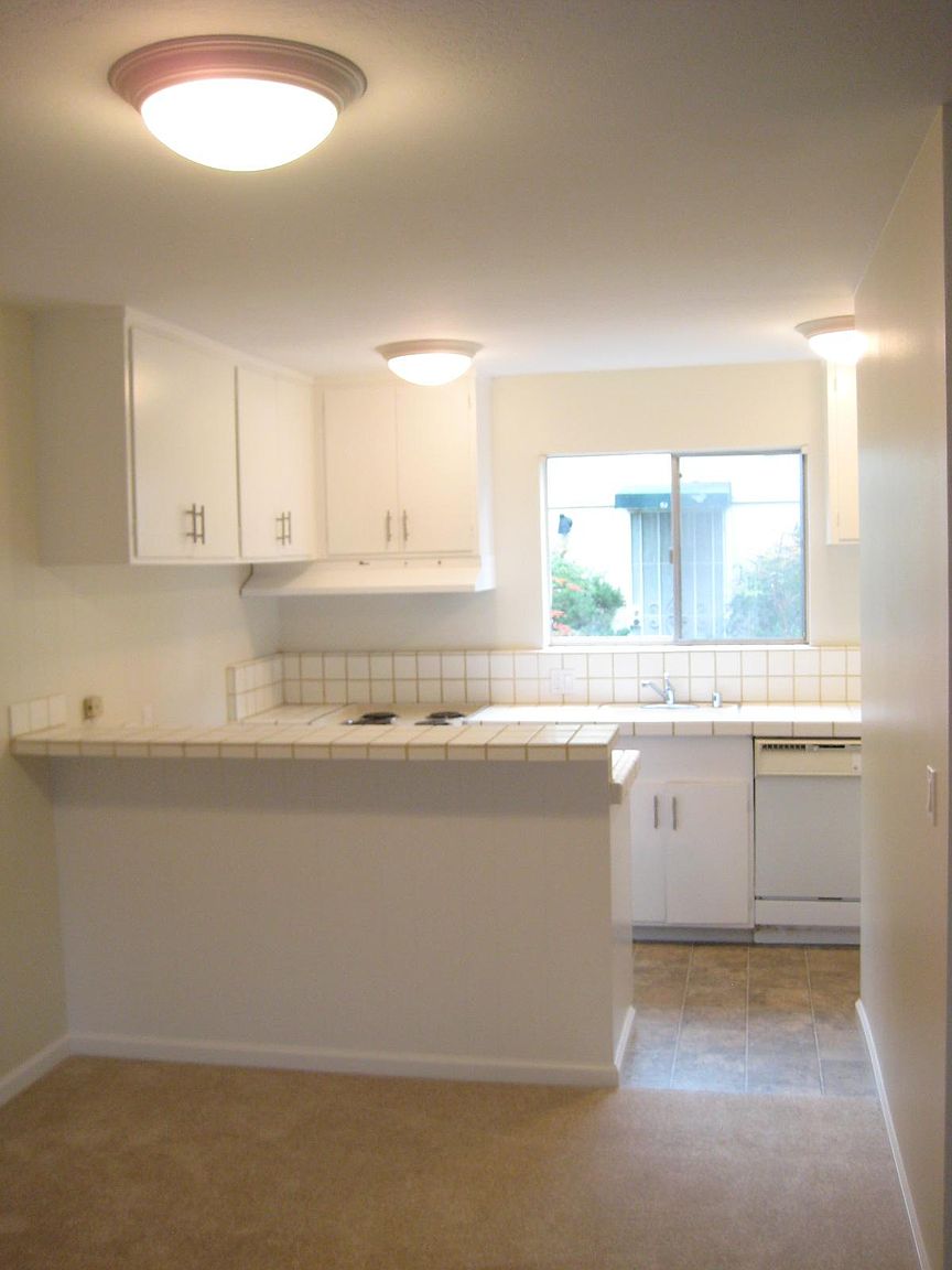 122 Tennyson Ave photo 3