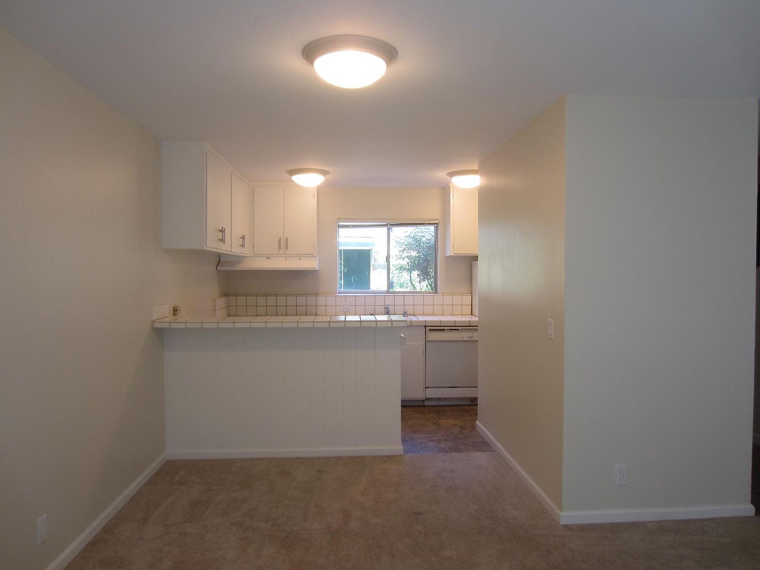 122 Tennyson Ave photo 4