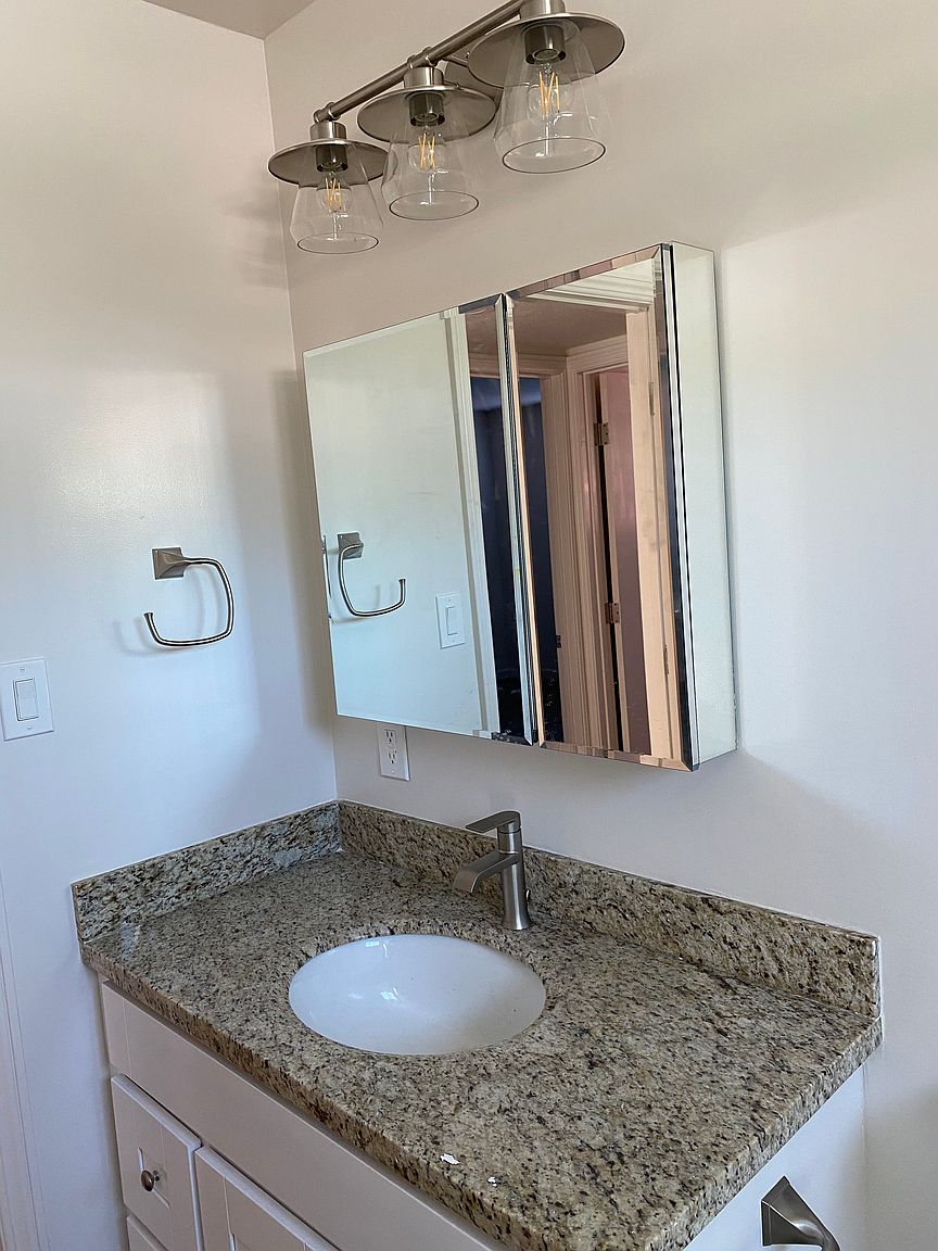 3268 Briggs Ave photo 2