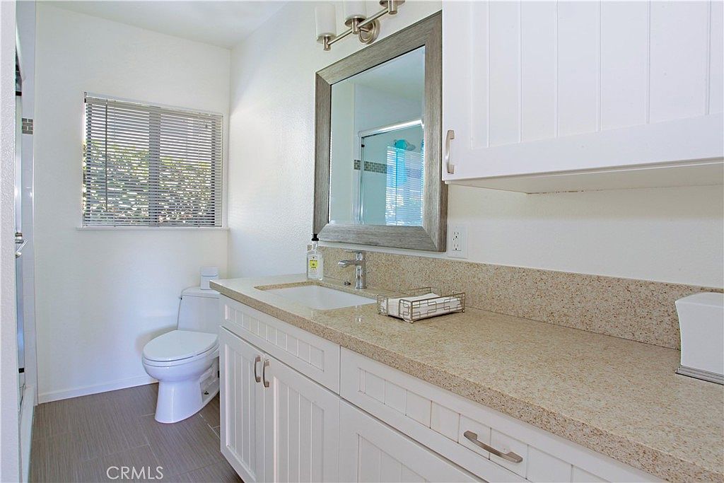 405 Heliotrope Ave photo 4