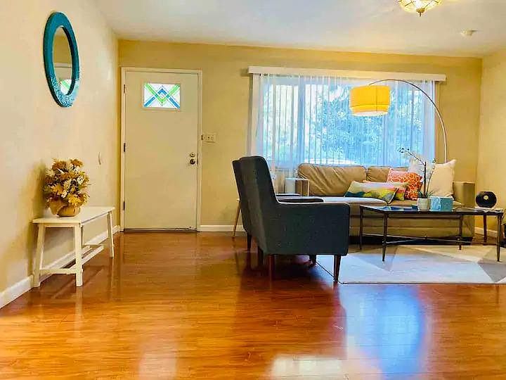 30 Sherland Ave photo 3