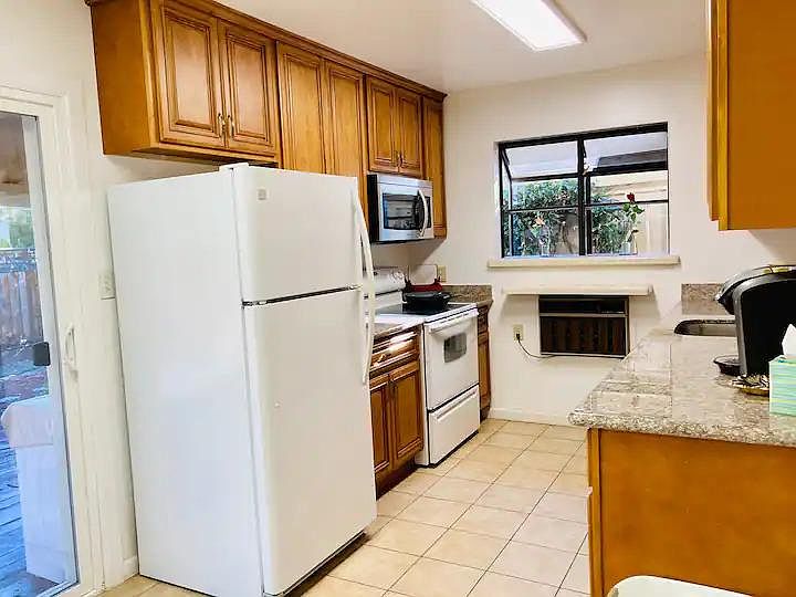 30 Sherland Ave photo 5
