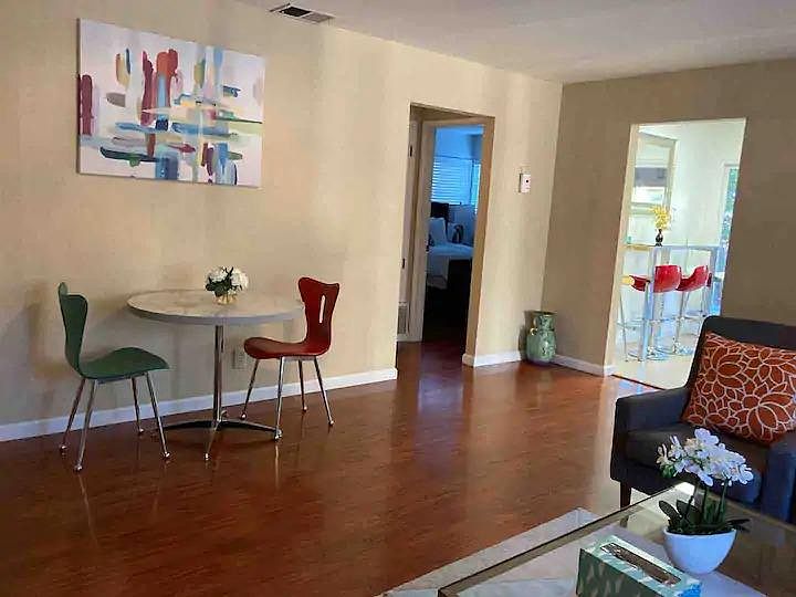 30 Sherland Ave photo 4