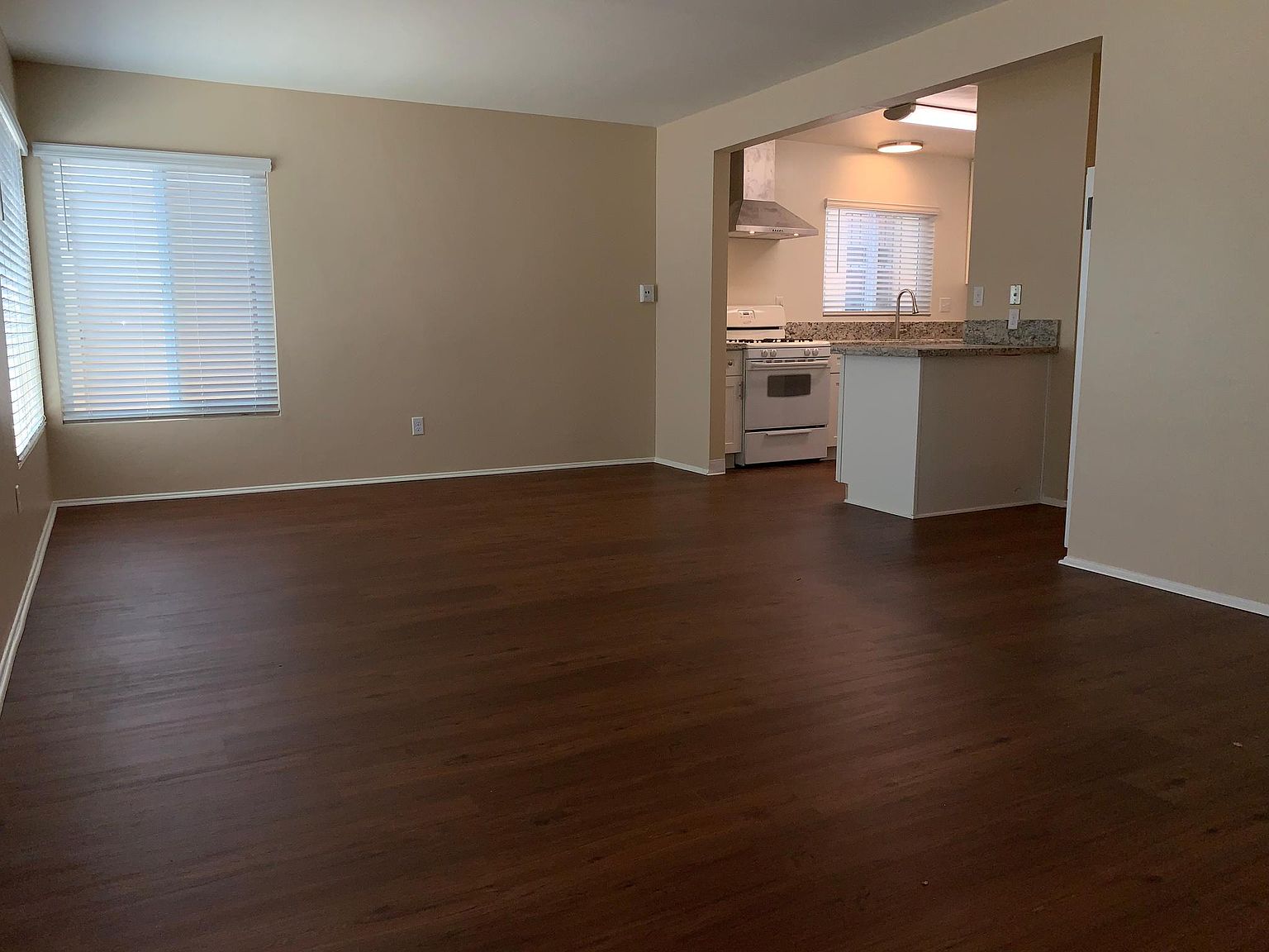 1810 Polk Ave photo 4