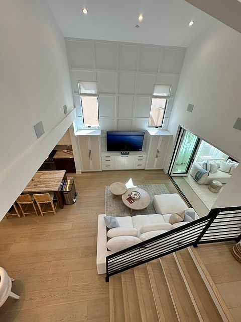 428 1/2 Fernleaf Ave photo 2
