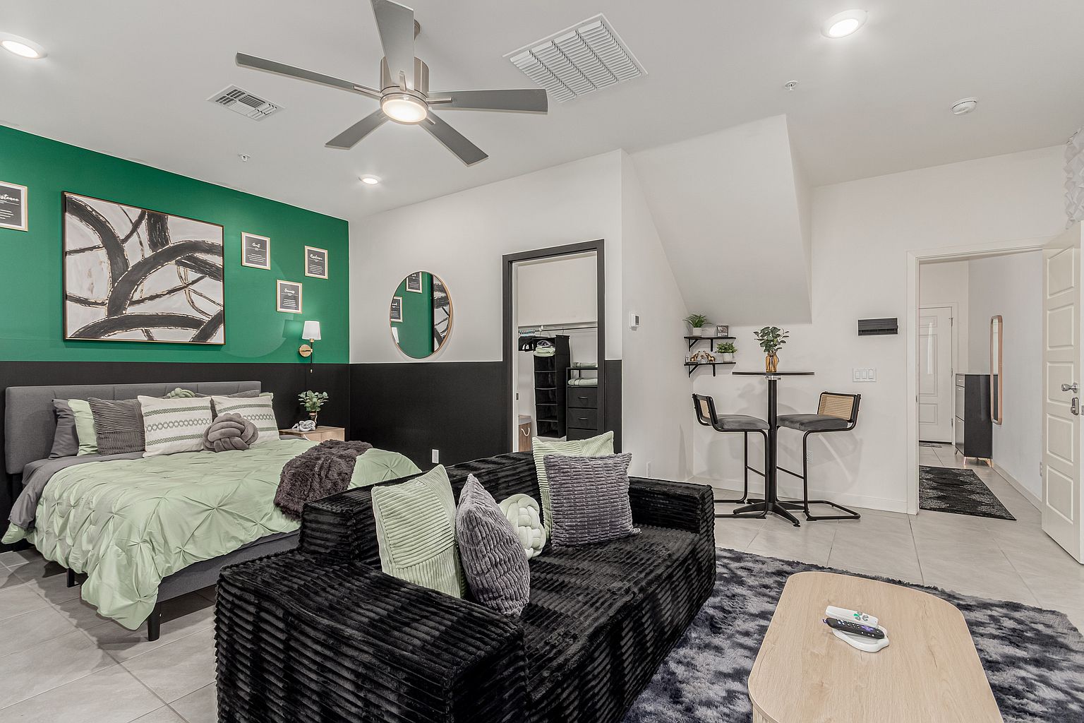 2228 W Harmont Dr photo 5