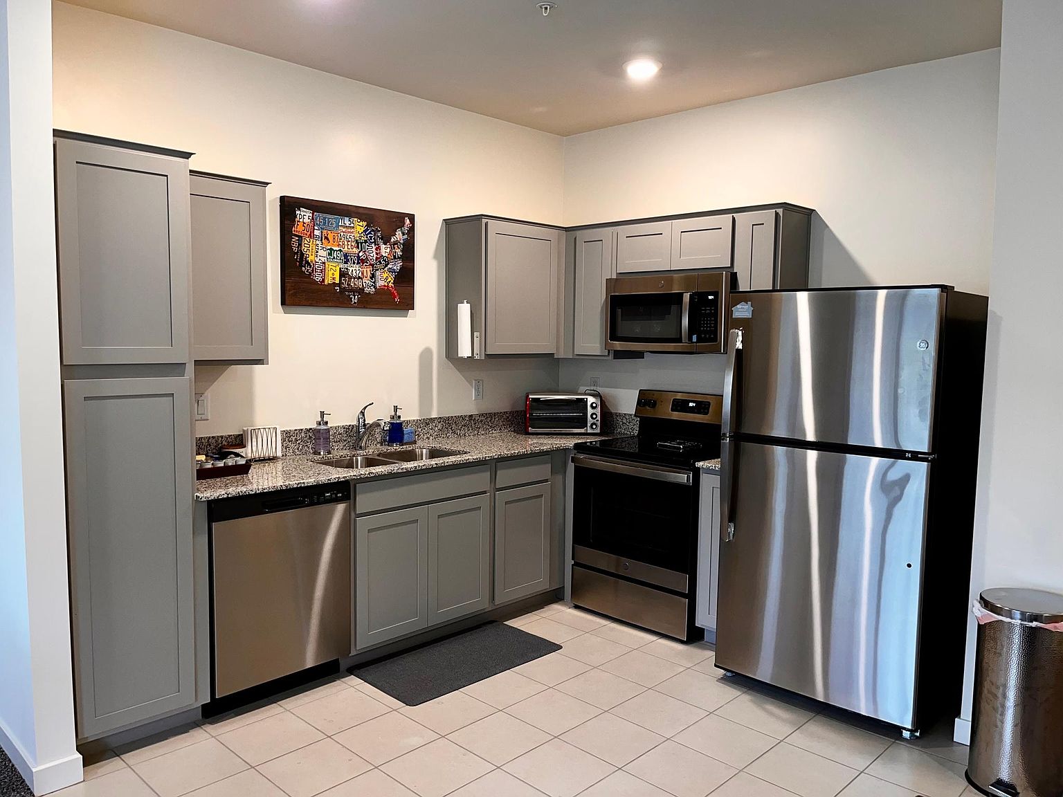 2224 W Harmont Dr photo 5