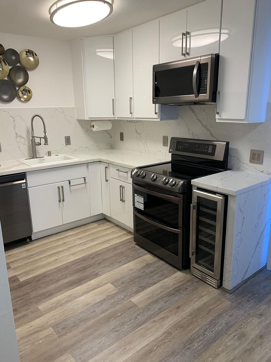 3000 Nicol Ave photo 2