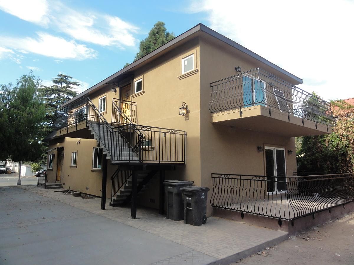 1349 A St photo 2