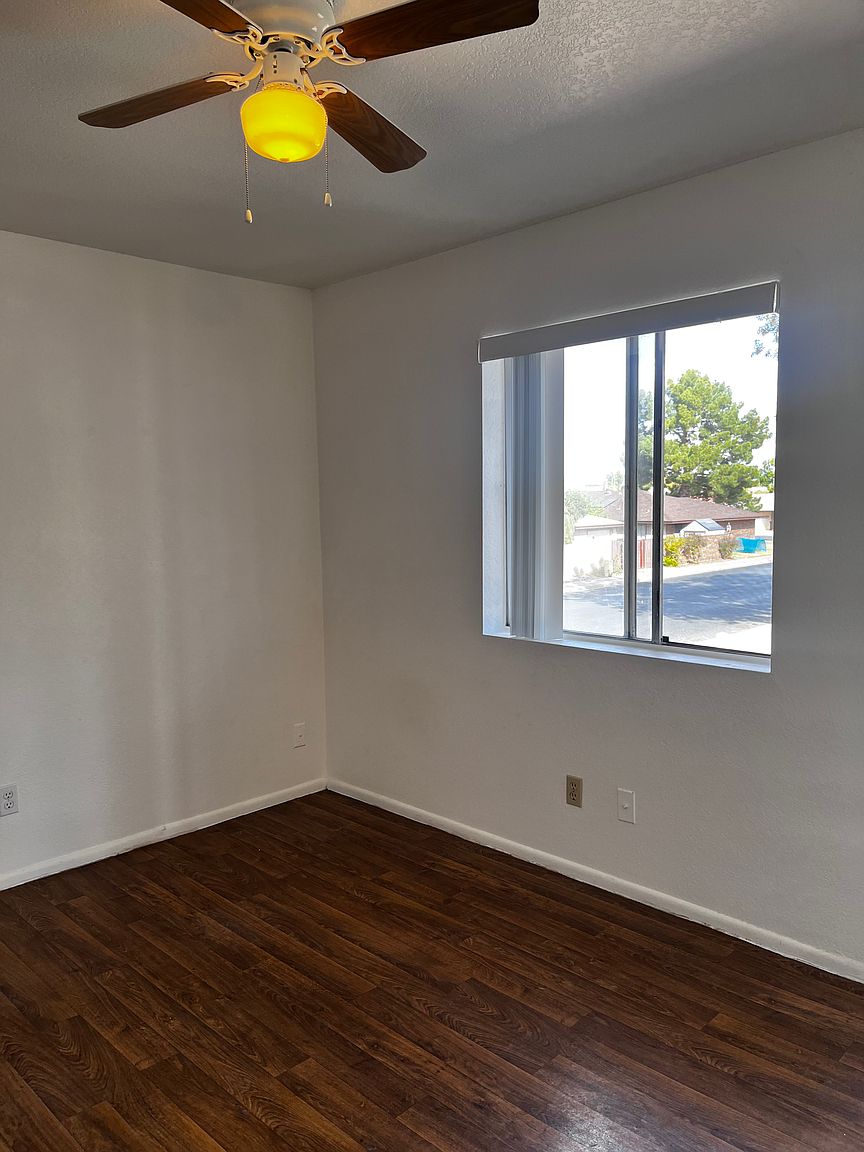 2055 N Winterhaven #201 photo 2