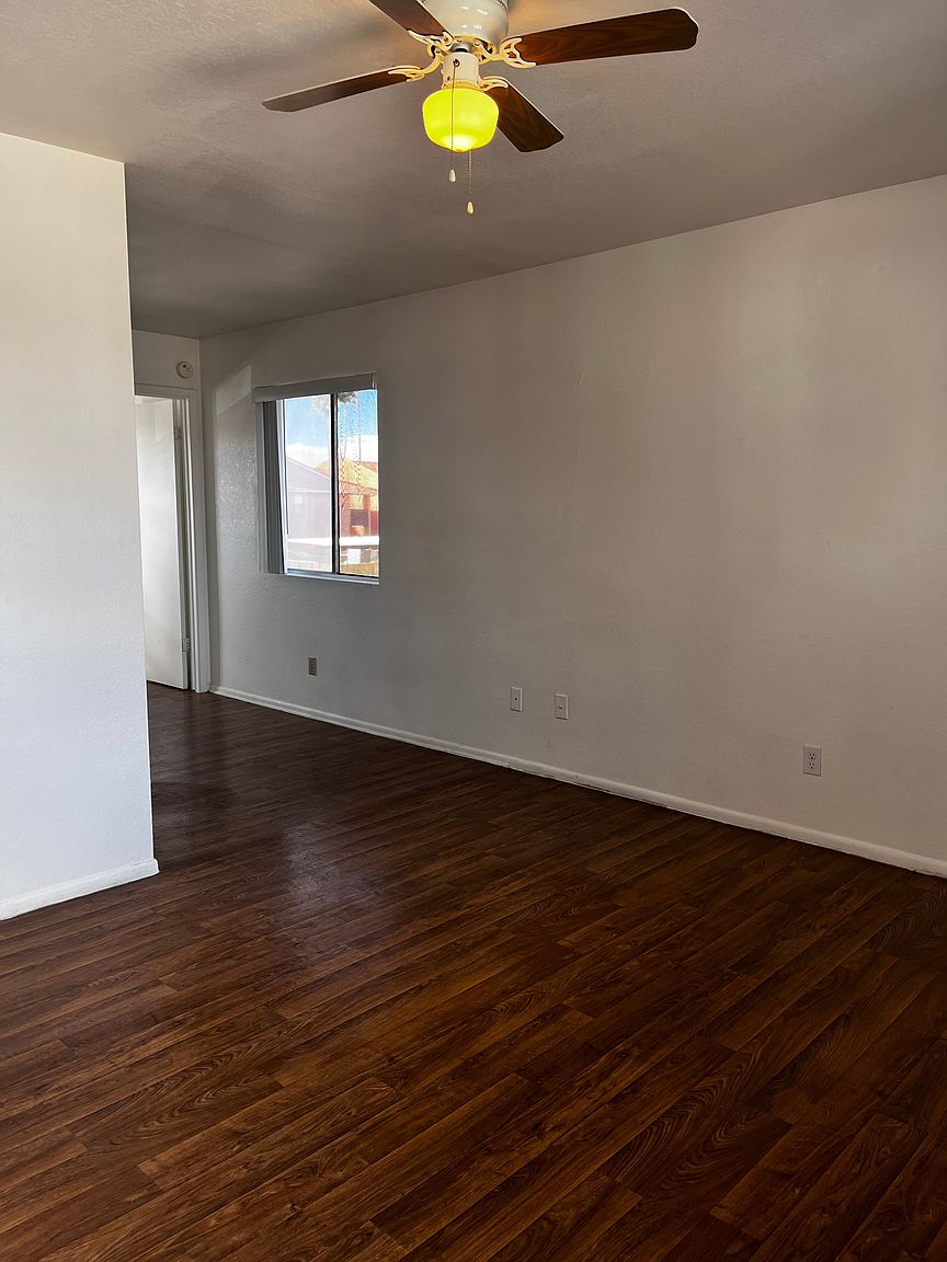 2055 N Winterhaven #201 photo 3