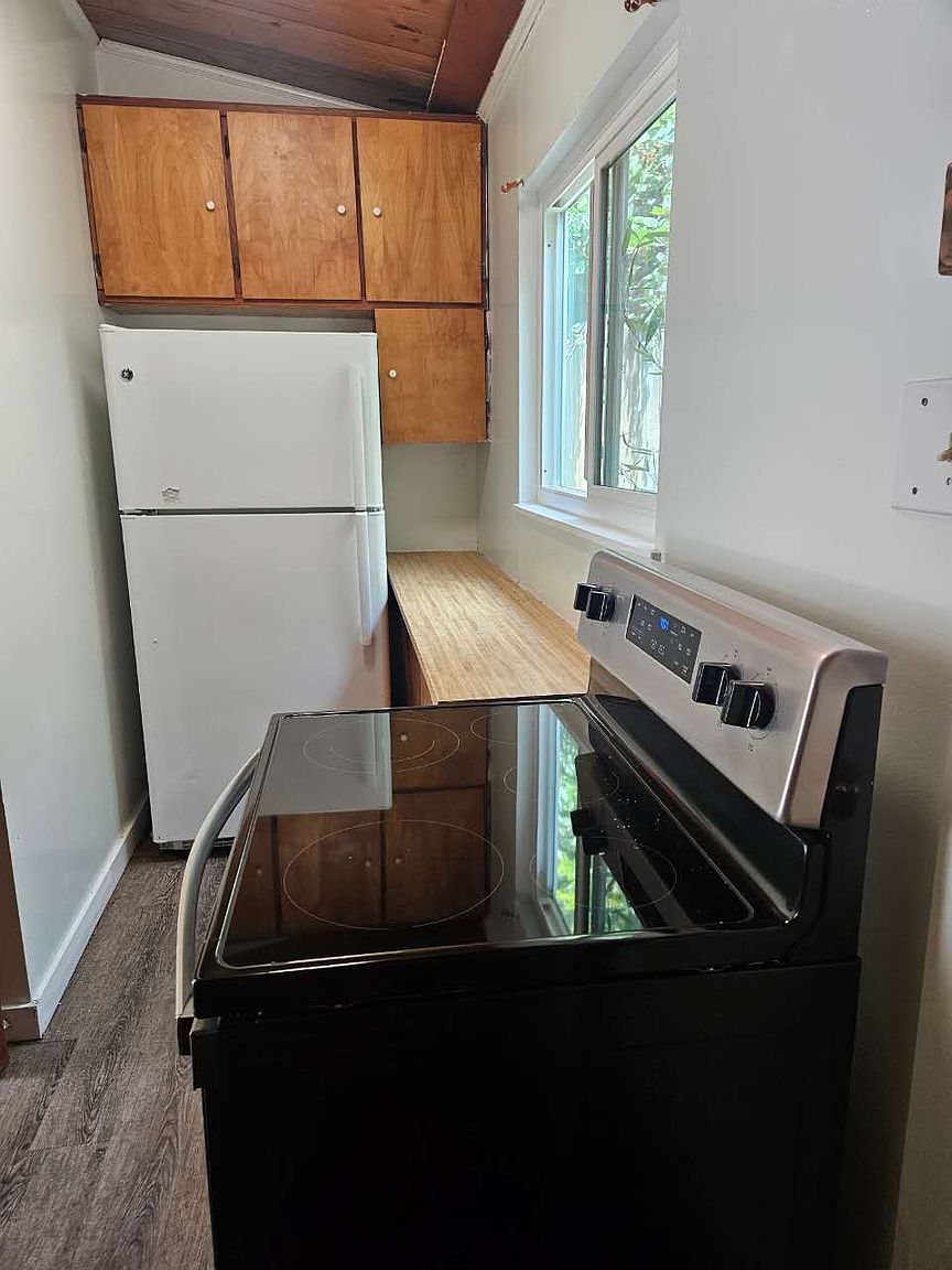 1BR/1BA Other on 7th St · Berkeley photo 3