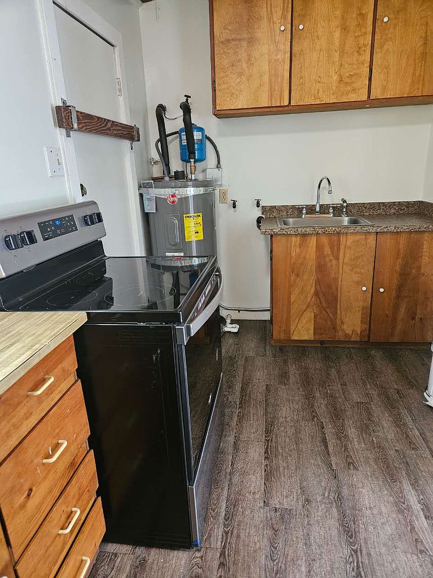 1BR/1BA Other on 7th St · Berkeley photo 4