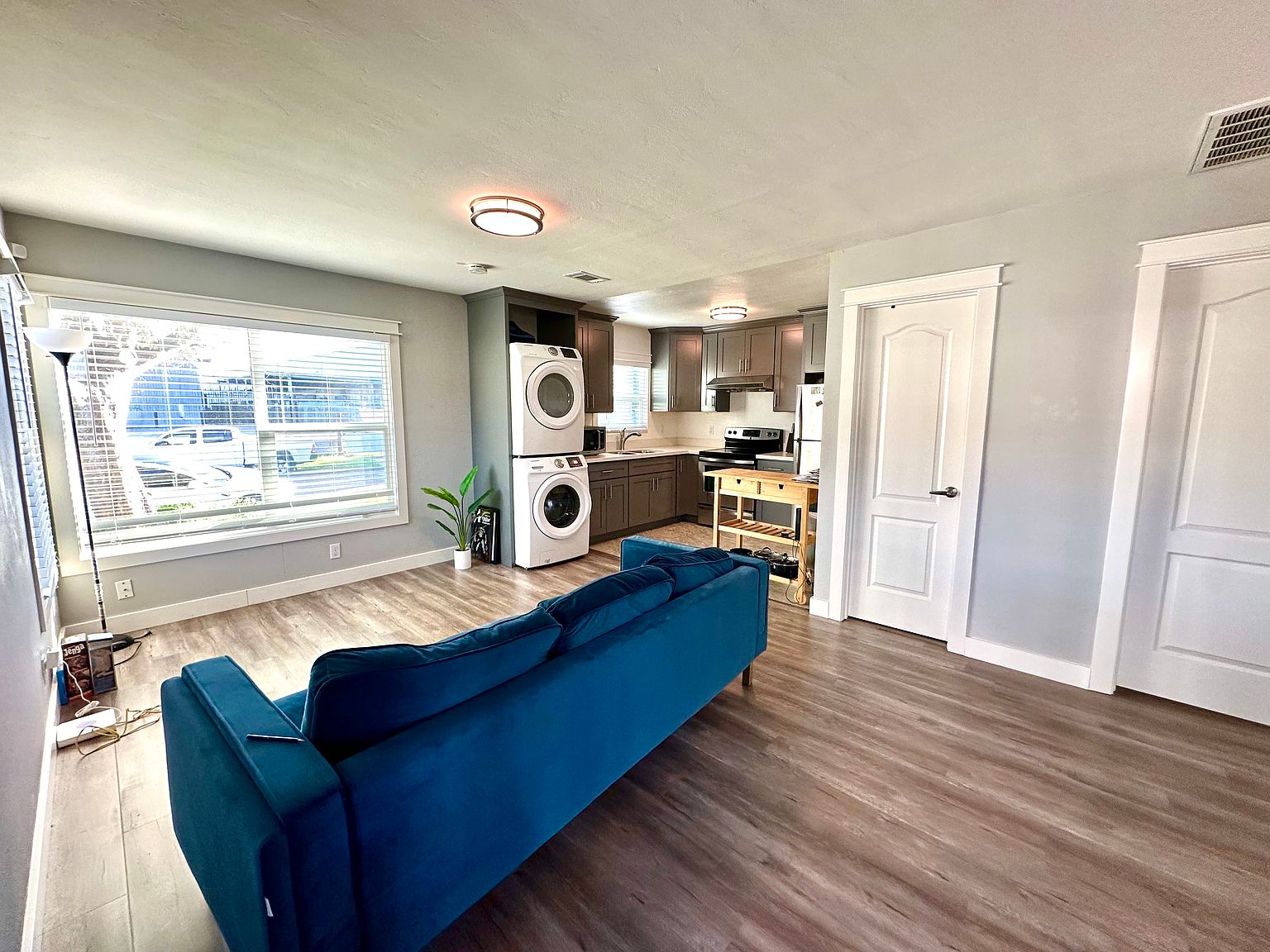 5109 Burlingame Ave photo 4