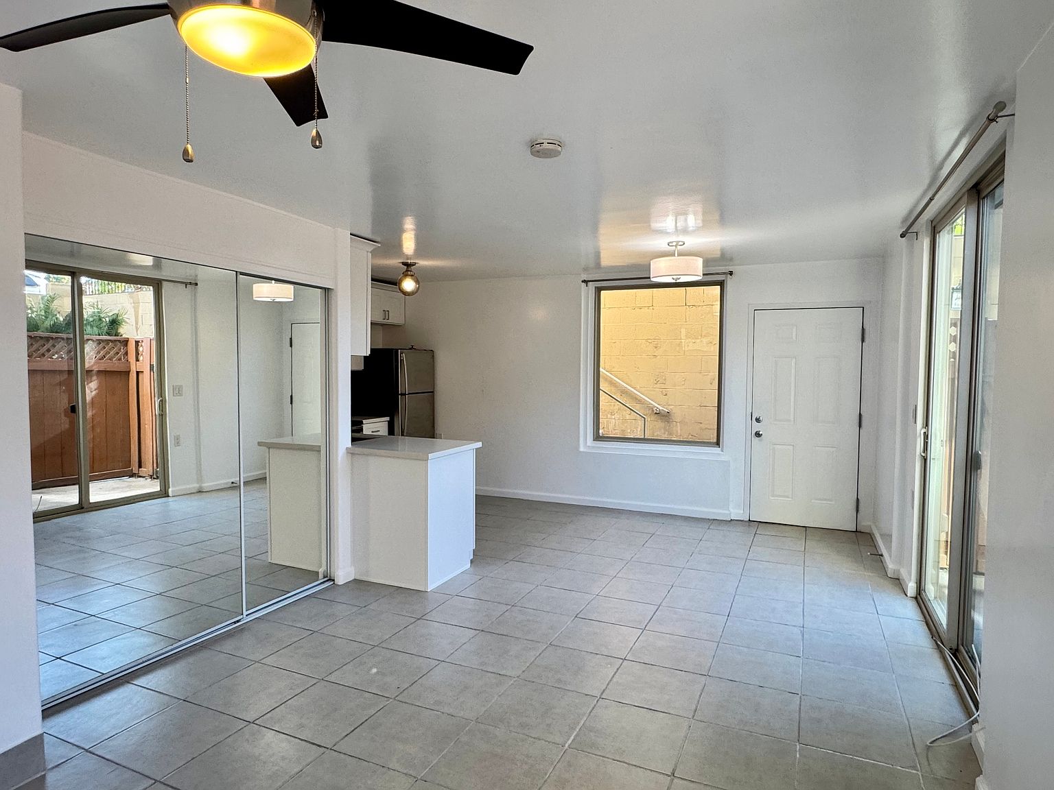3939 Illinois St photo 4