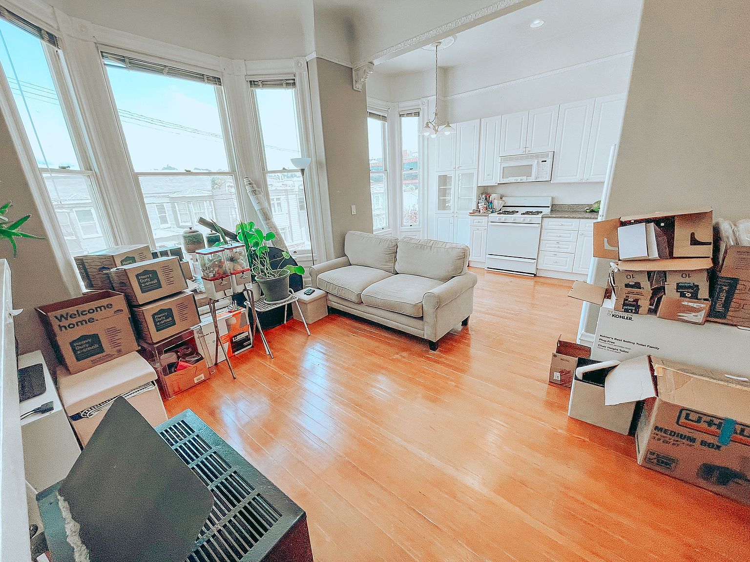 363 6th Ave photo 3