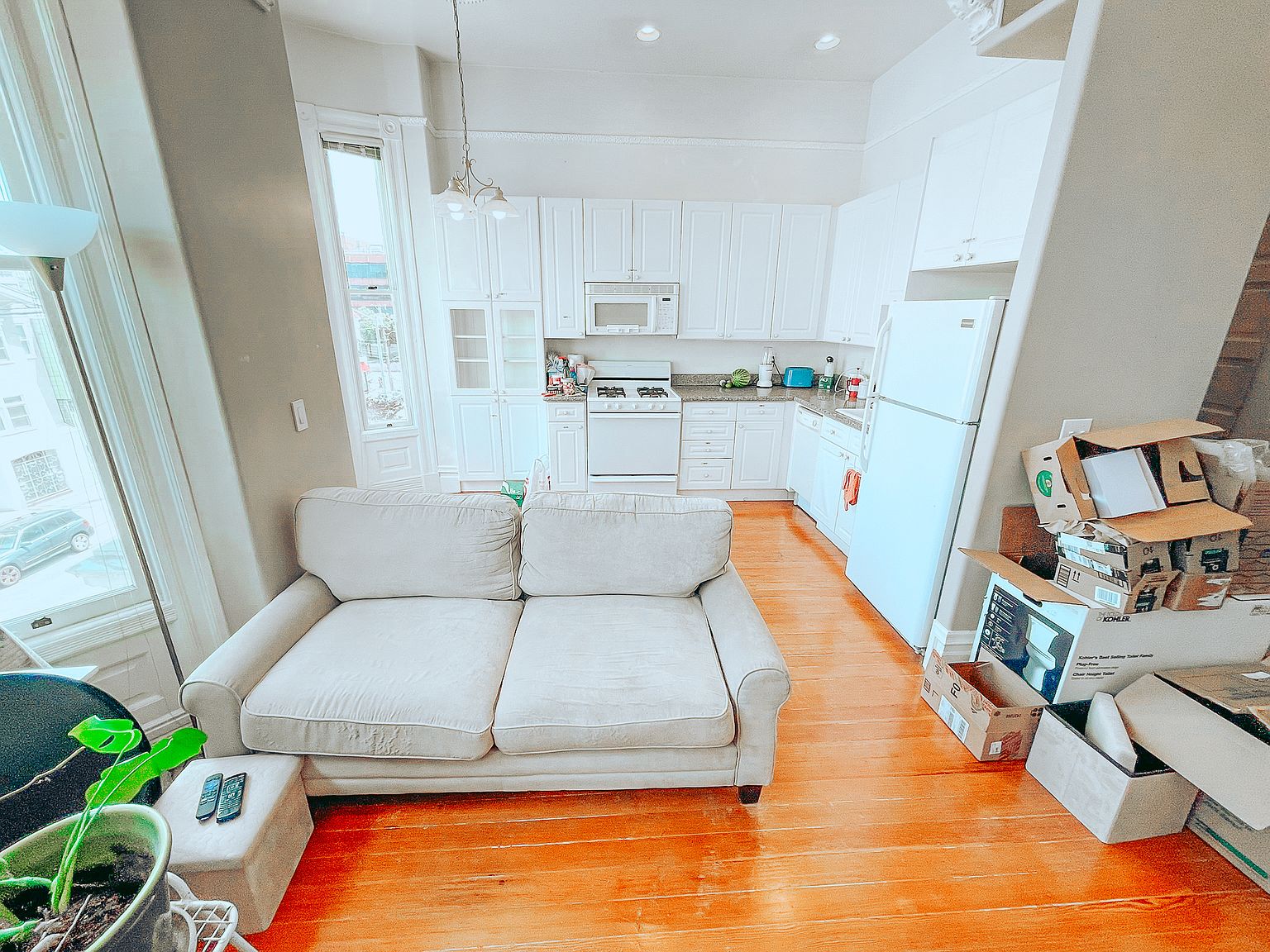 363 6th Ave photo 4
