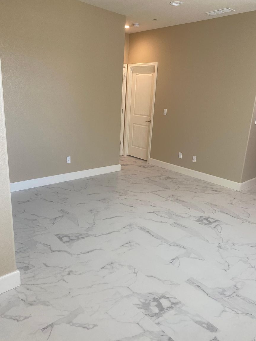 678 W Tramonto Dr photo 3