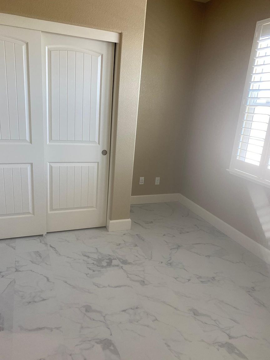 678 W Tramonto Dr photo 4