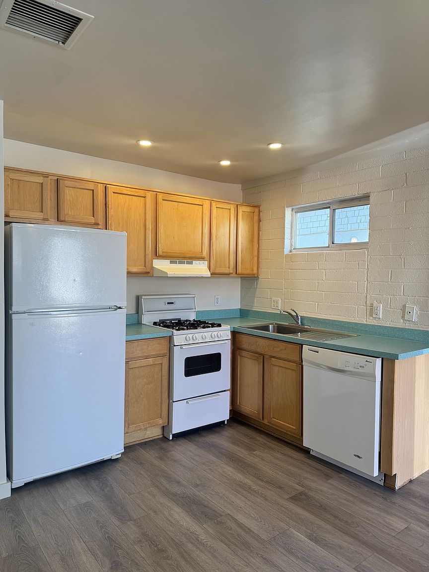 805 E Garfield St #3 photo 5