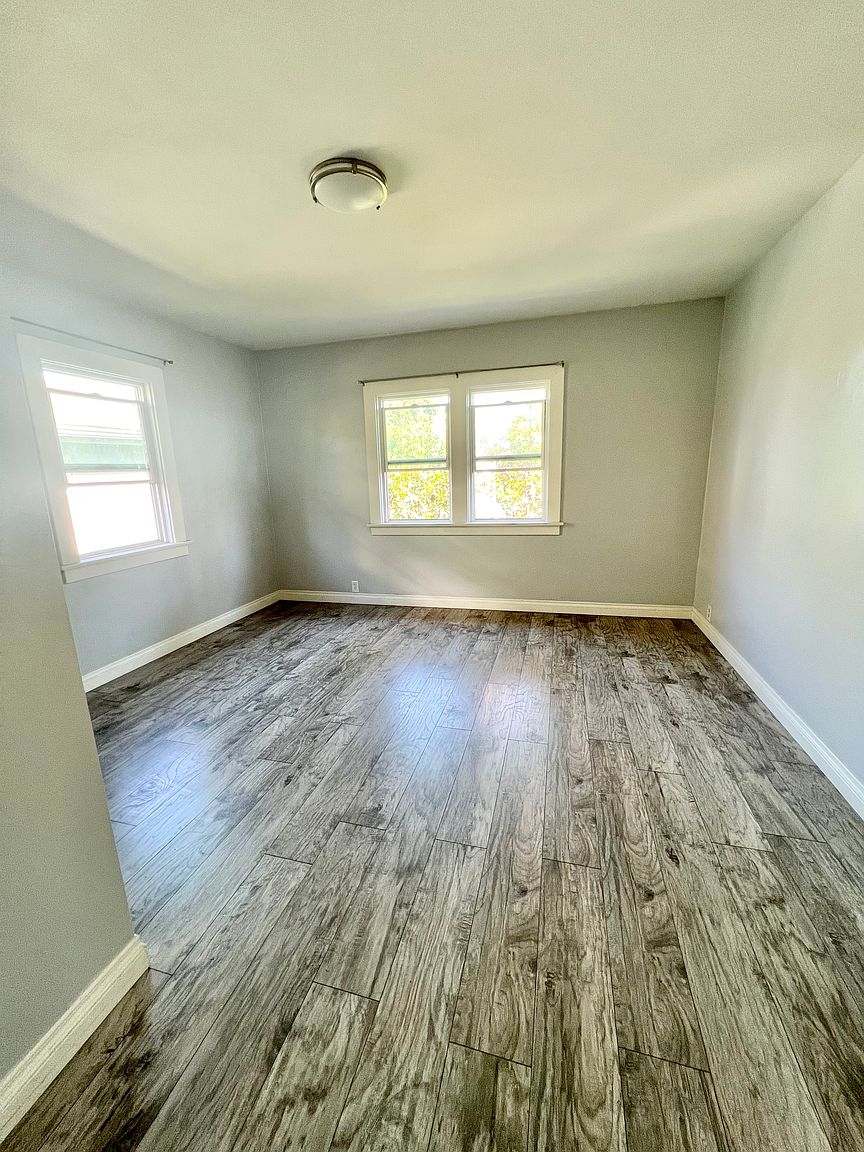 3942 Kansas St photo 5