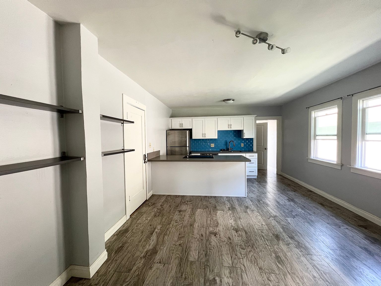 3942 Kansas St photo 2