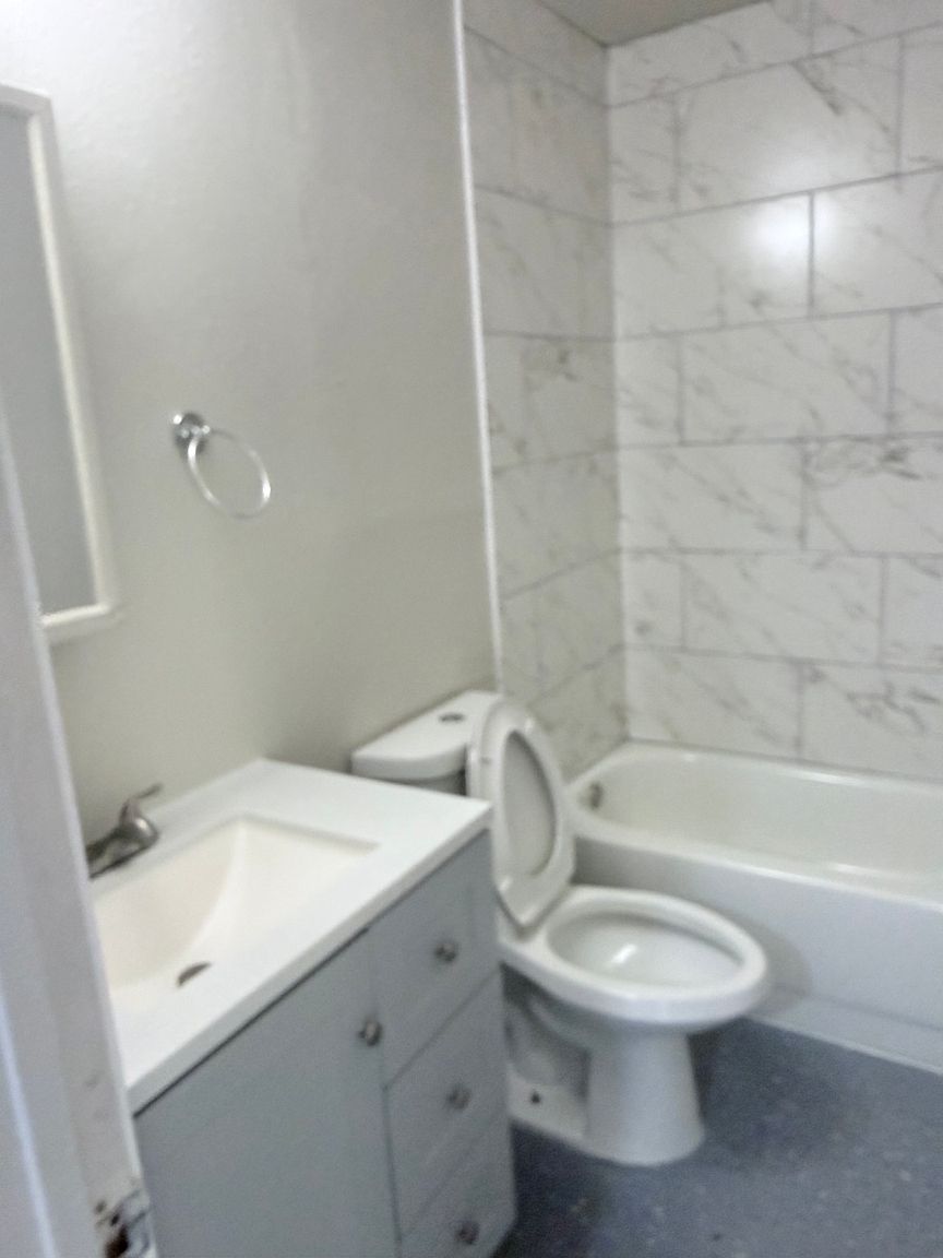 3317 W Jefferson St #2/3 photo 5