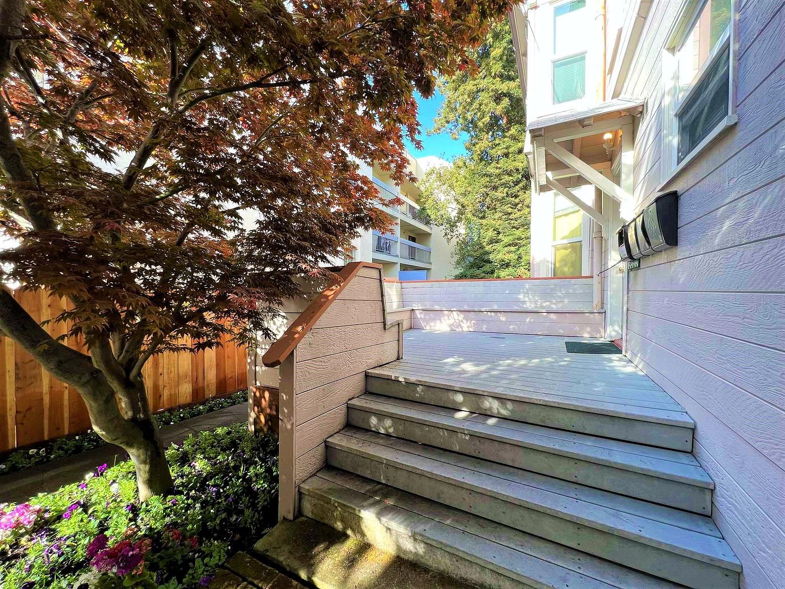 2530 College Ave Berkeley, CA 94704 photo 2