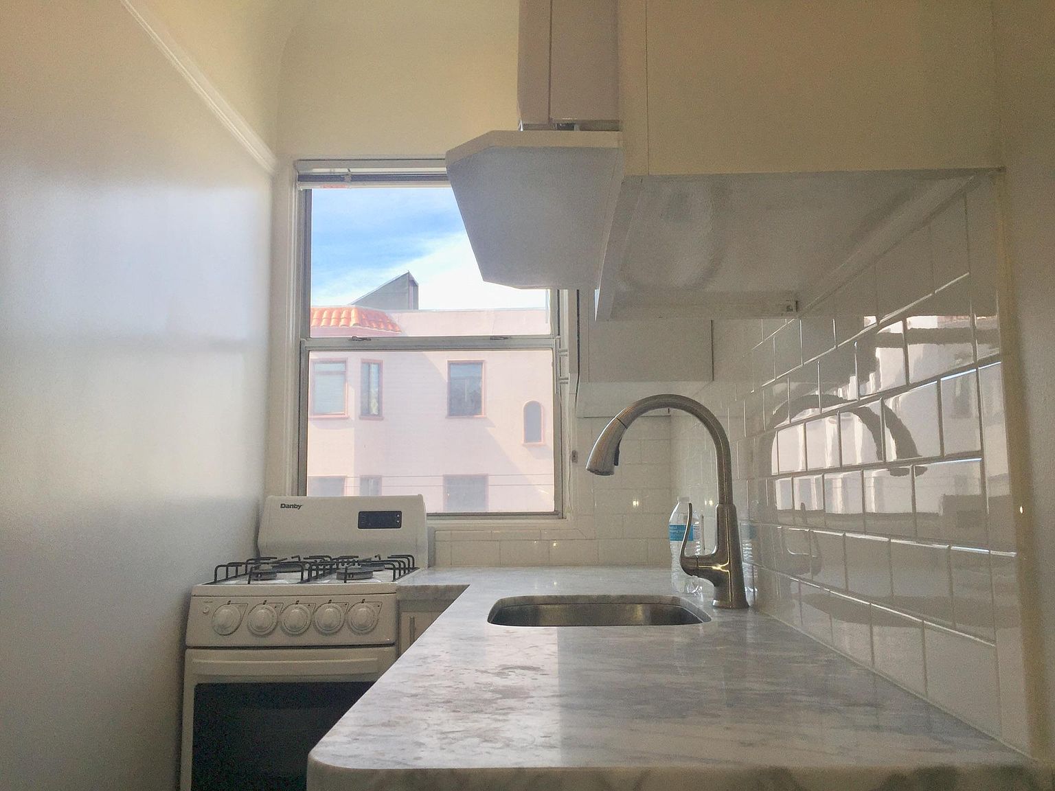 1BR/1BA Apartment on Chestnut St · San Francisco photo 3