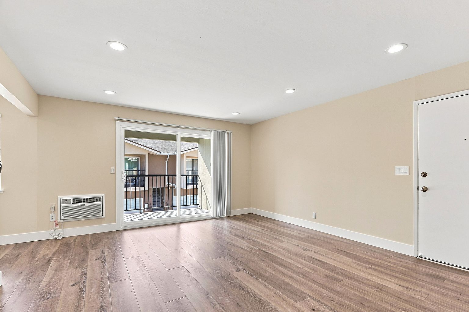 2BR/1BA Condo on Kim Ct · San Jose photo 5