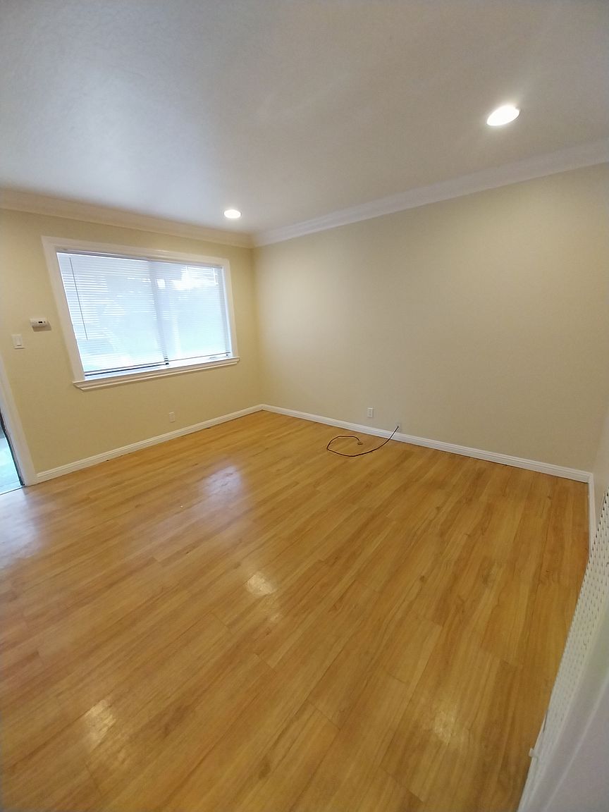 504 Maple St photo 2