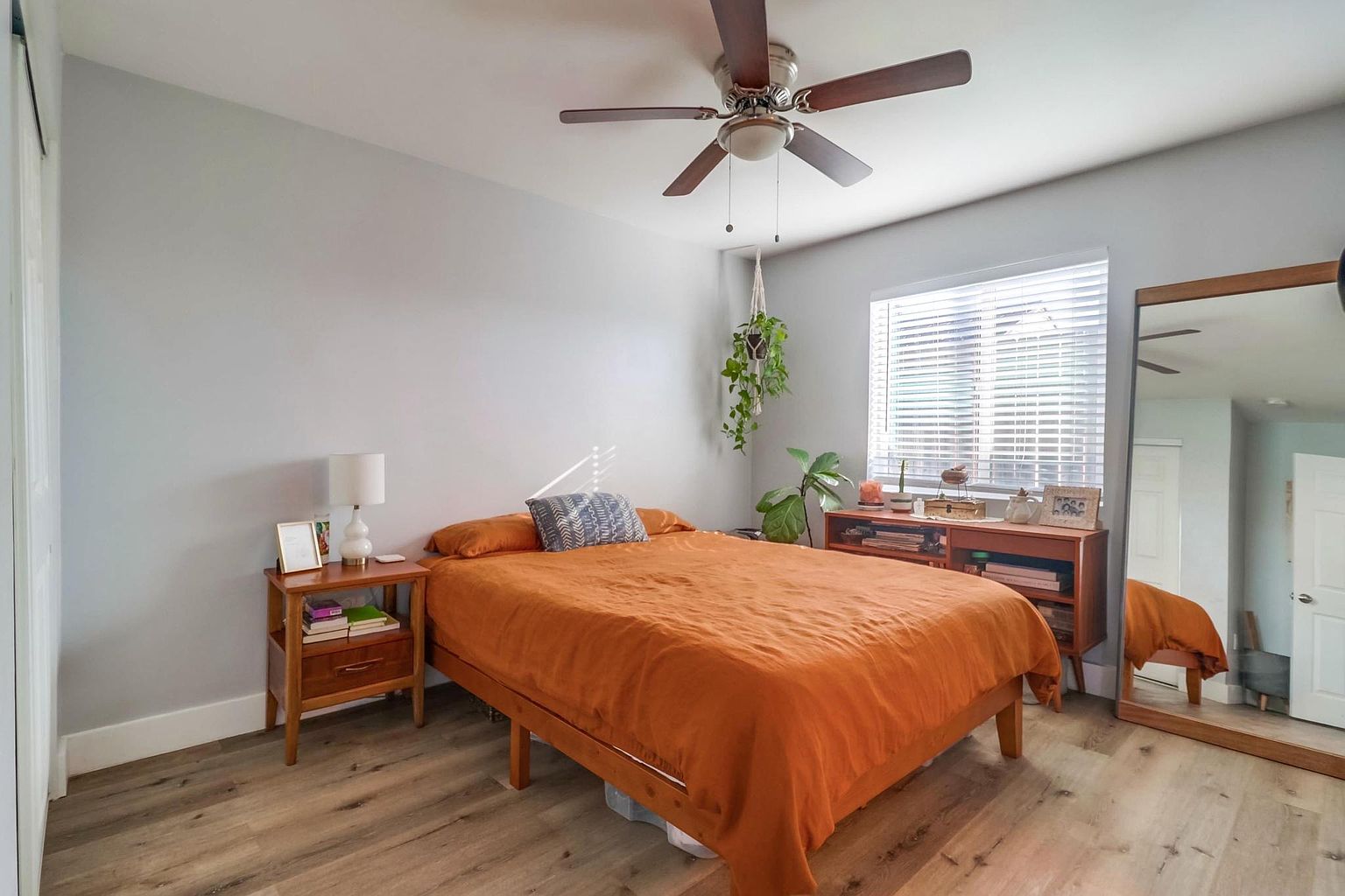 1331 East Ln photo 3