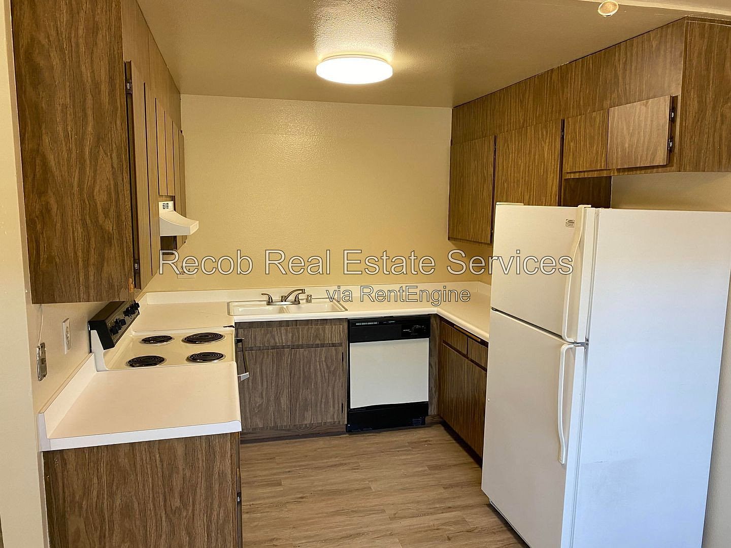 716 Broadway photo 3