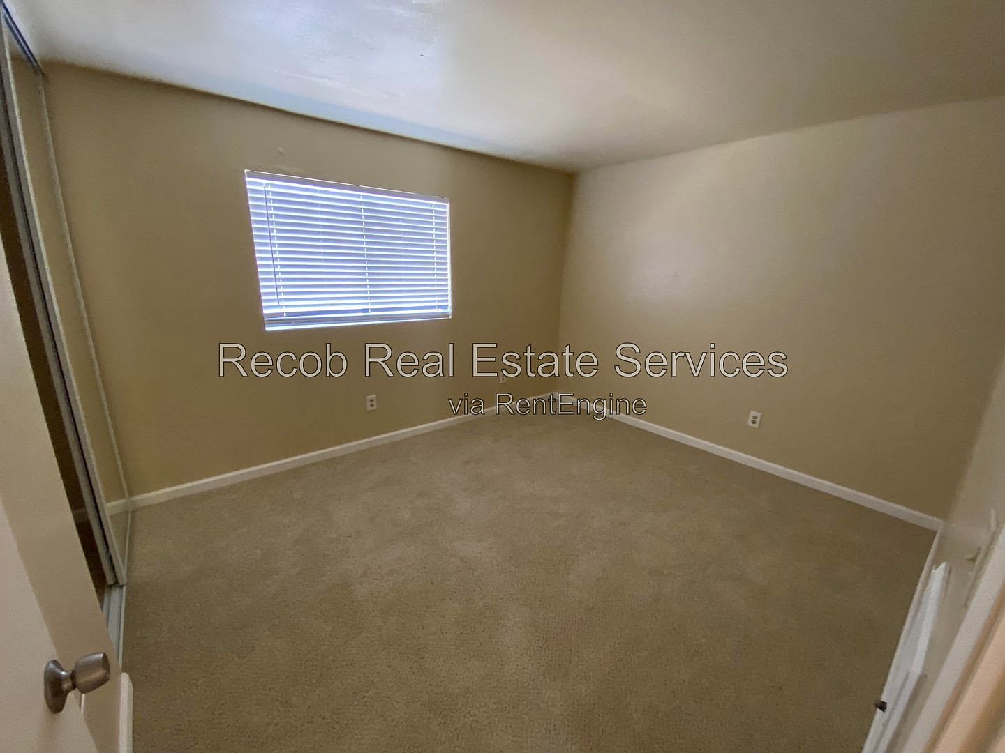 716 Broadway photo 4