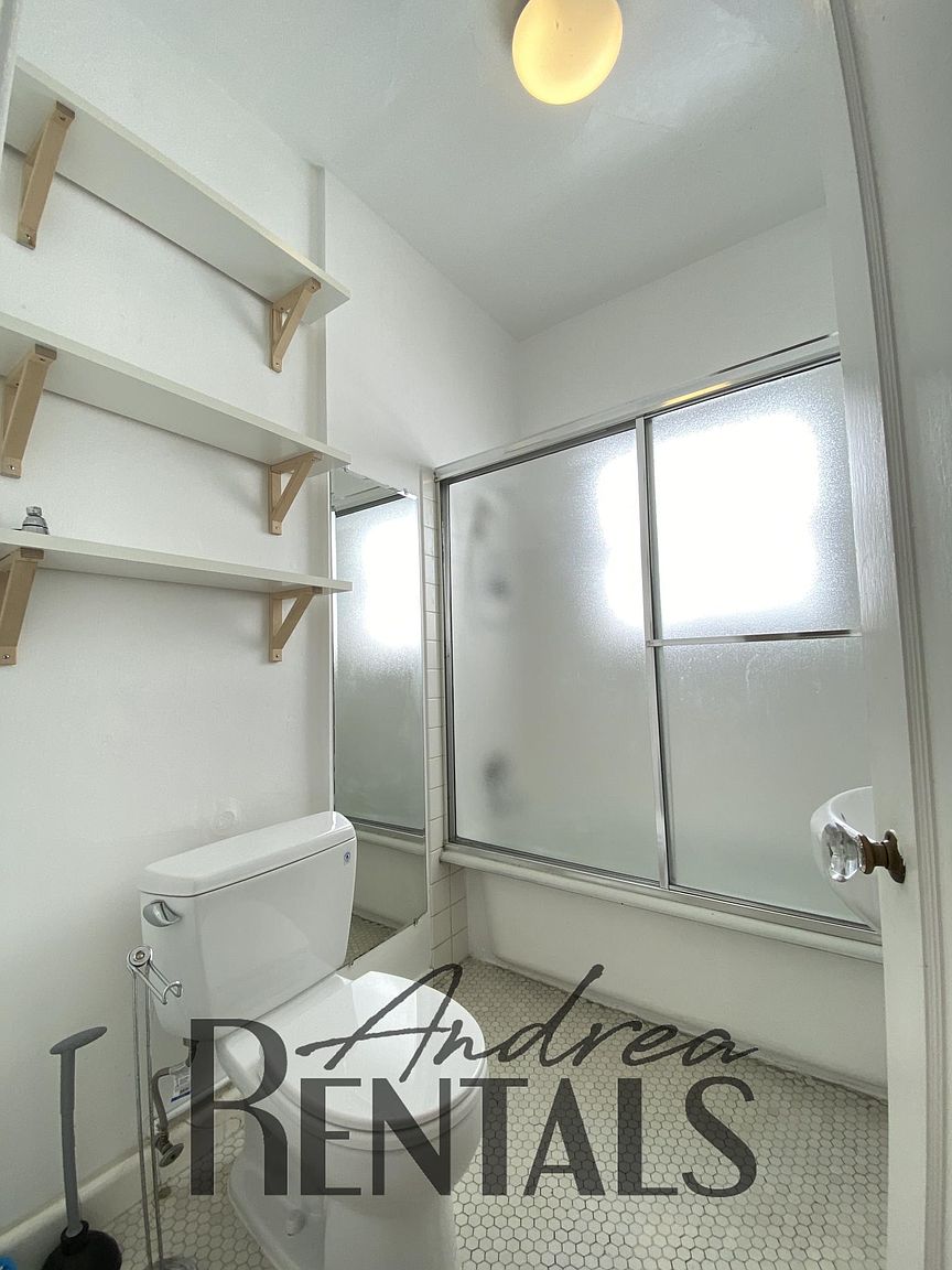 2428 Bancroft Way photo 5