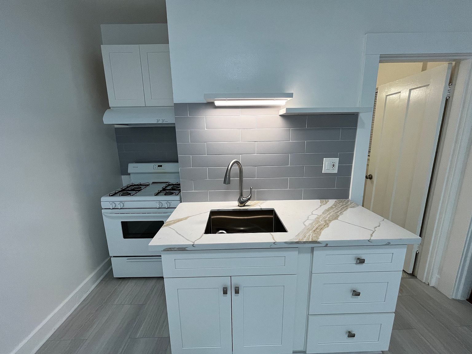 1002 Estudillo St photo 3