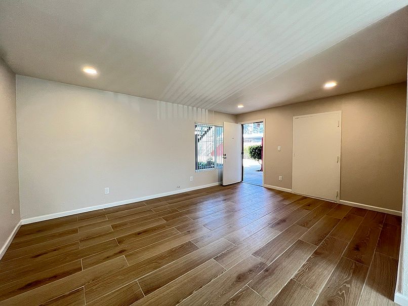 4140 Wilson Ave photo 2