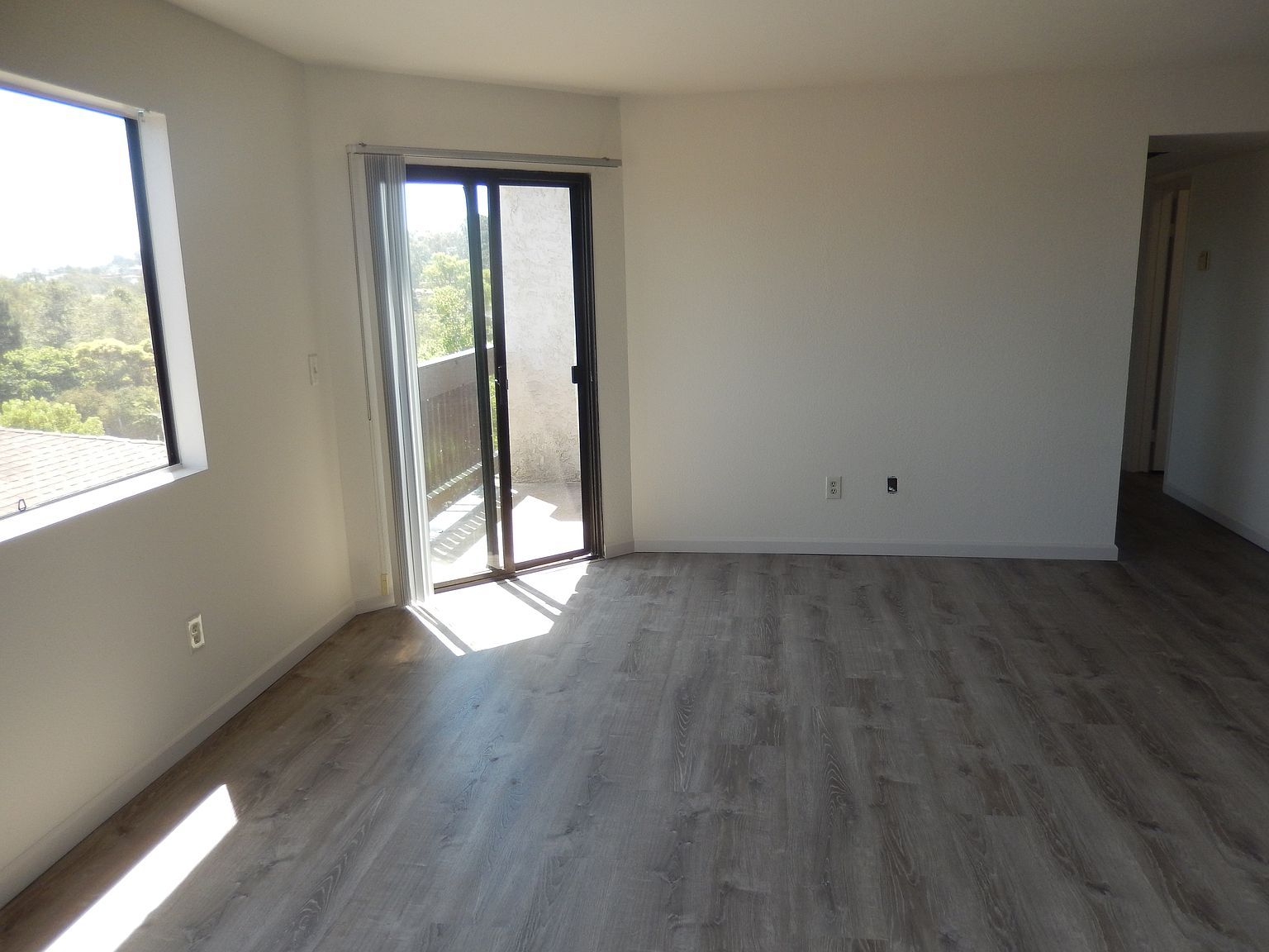 4467 Valeta St photo 2