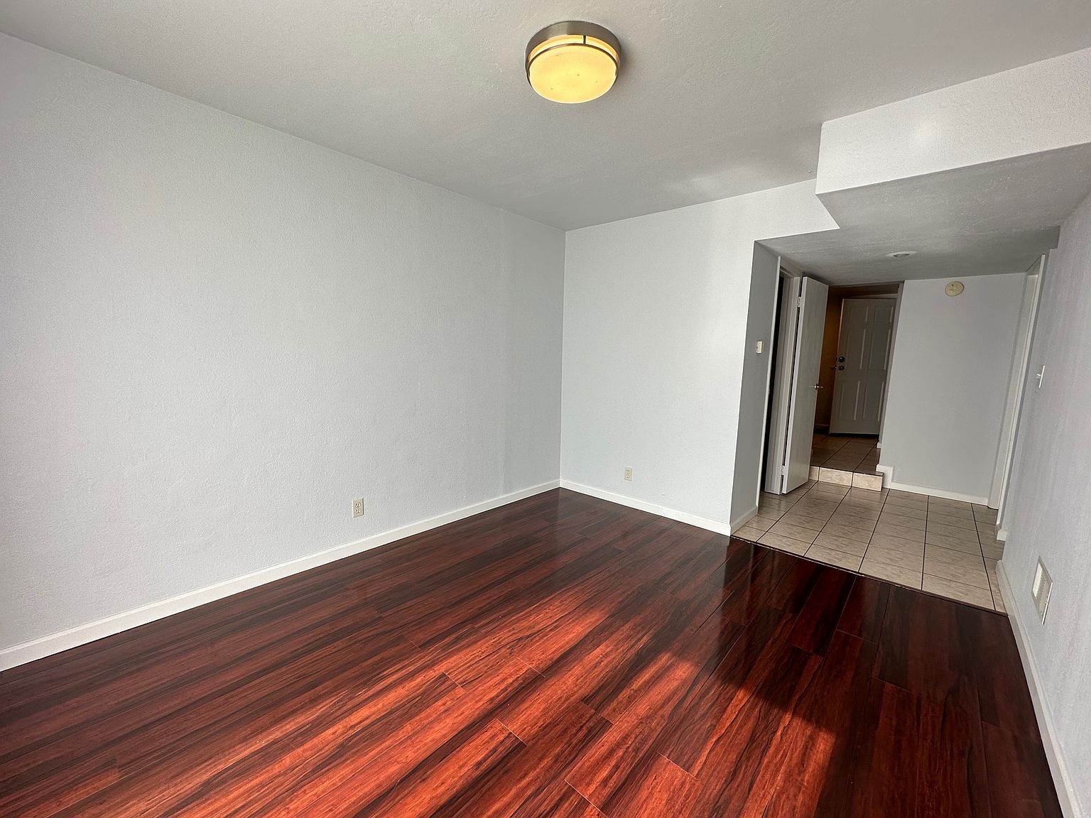 2BR/1BA Single Family House on Guttenberg St Floor 1 · San Francisco photo 2