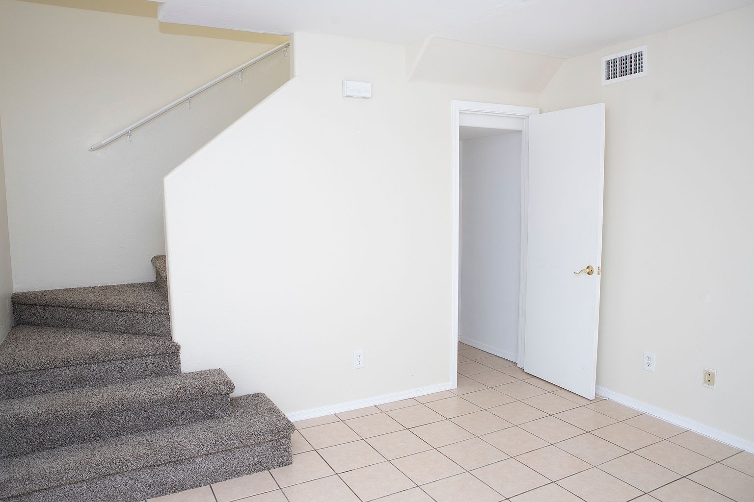 16015 S Yava Rd photo 4