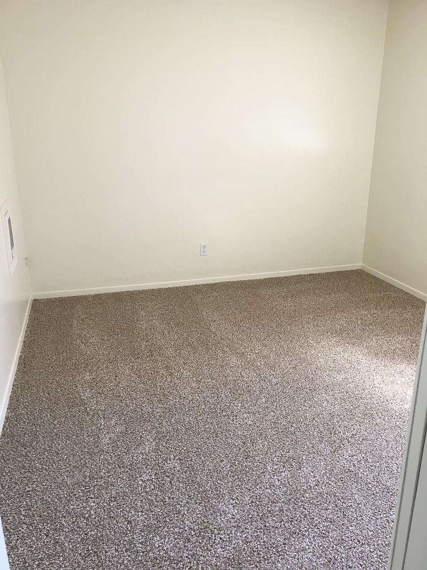 2020 S Tremont St photo 4